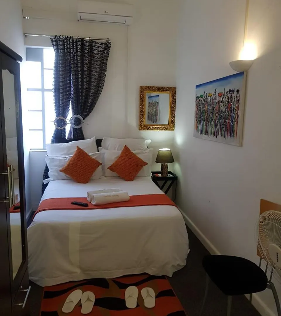 Unique Lodge Cape Town